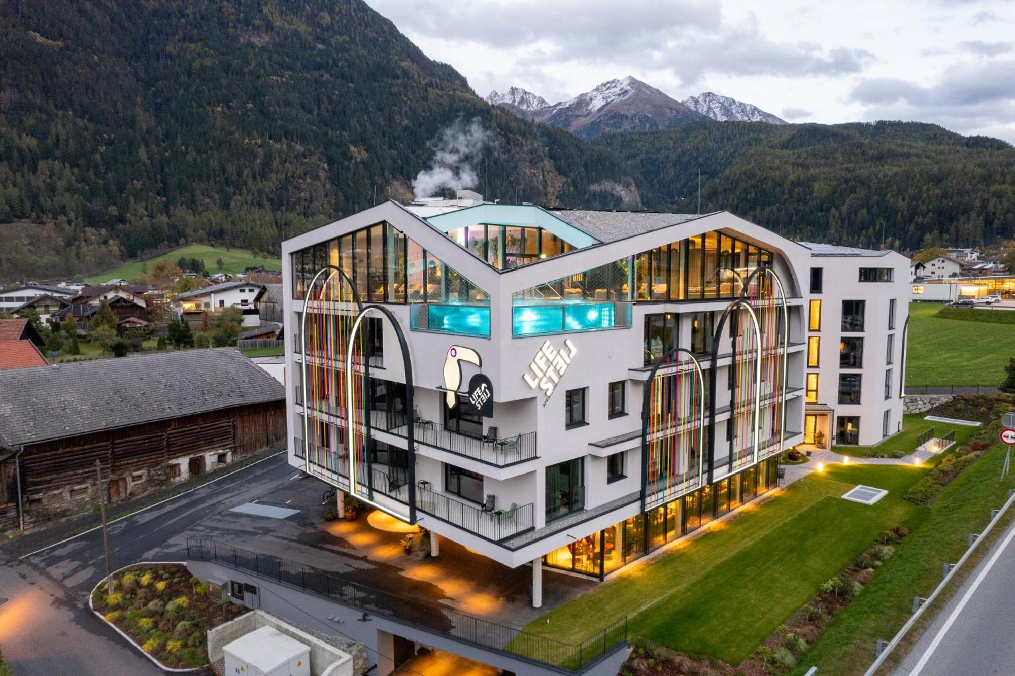 Lifesteil Aparthotel Umhausen Luaran gambar
